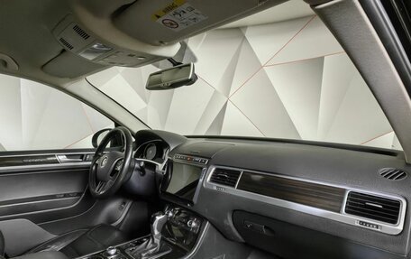 Volkswagen Touareg III, 2015 год, 2 497 000 рублей, 12 фотография