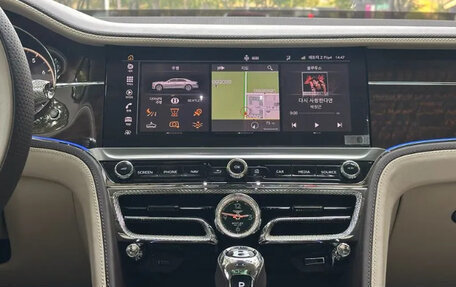 Bentley Flying Spur, 2023 год, 20 000 000 рублей, 11 фотография