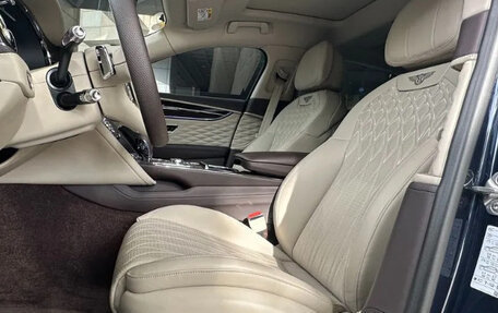 Bentley Flying Spur, 2023 год, 20 000 000 рублей, 10 фотография