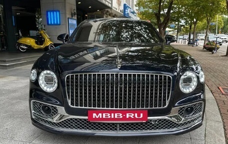 Bentley Flying Spur, 2023 год, 20 000 000 рублей, 3 фотография