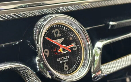 Bentley Flying Spur, 2023 год, 20 000 000 рублей, 16 фотография