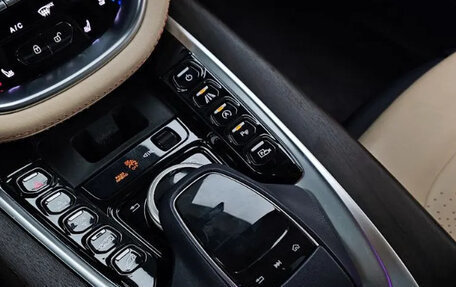 Aston Martin DBX I, 2023 год, 19 000 000 рублей, 18 фотография