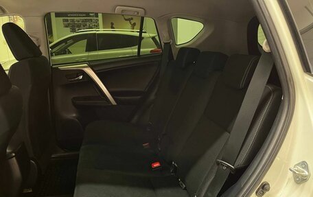 Toyota RAV4, 2015 год, 2 150 000 рублей, 14 фотография