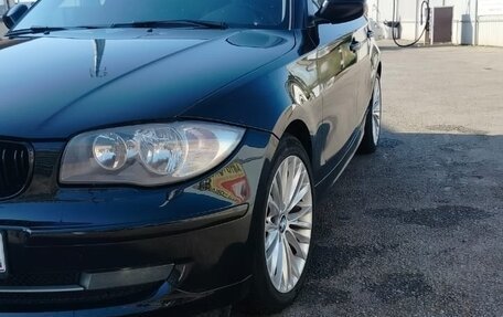 BMW 1 серия, 2011 год, 800 000 рублей, 3 фотография