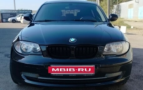 BMW 1 серия, 2011 год, 800 000 рублей, 2 фотография