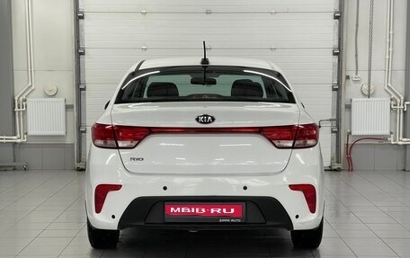 KIA Rio IV, 2018 год, 999 000 рублей, 5 фотография