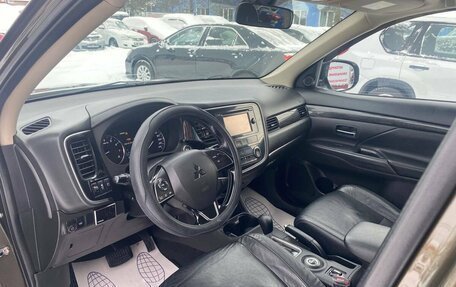 Mitsubishi Outlander III рестайлинг 3, 2015 год, 1 490 000 рублей, 13 фотография