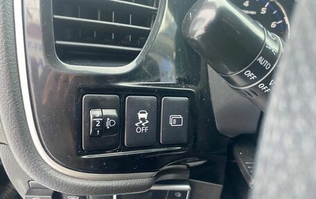 Mitsubishi Outlander III рестайлинг 3, 2015 год, 1 490 000 рублей, 17 фотография