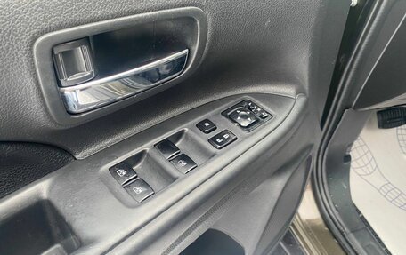 Mitsubishi Outlander III рестайлинг 3, 2015 год, 1 490 000 рублей, 12 фотография