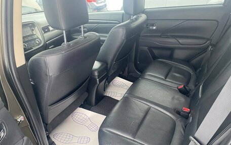 Mitsubishi Outlander III рестайлинг 3, 2015 год, 1 490 000 рублей, 10 фотография