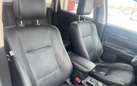 Mitsubishi Outlander III рестайлинг 3, 2015 год, 1 490 000 рублей, 20 фотография