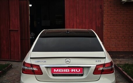 Mercedes-Benz E-Класс, 2011 год, 1 790 000 рублей, 4 фотография