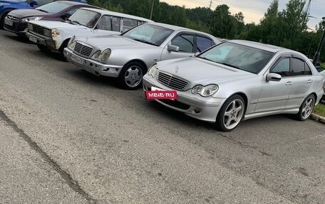 Mercedes-Benz C-Класс, 2004 год, 700 000 рублей, 2 фотография