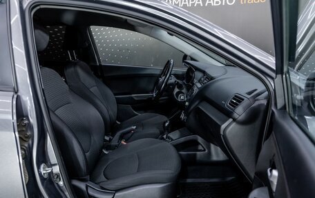 KIA Rio III рестайлинг, 2015 год, 986 000 рублей, 17 фотография