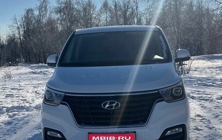 Hyundai H-1 II рестайлинг, 2019 год, 2 850 000 рублей, 1 фотография