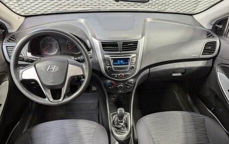 Hyundai Solaris II рестайлинг, 2015 год, 520 000 рублей, 10 фотография