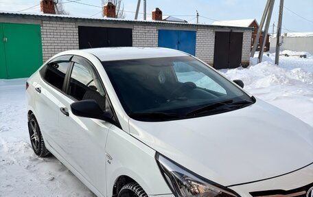 Hyundai Solaris II рестайлинг, 2015 год, 850 000 рублей, 3 фотография
