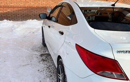 Hyundai Solaris II рестайлинг, 2015 год, 850 000 рублей, 5 фотография