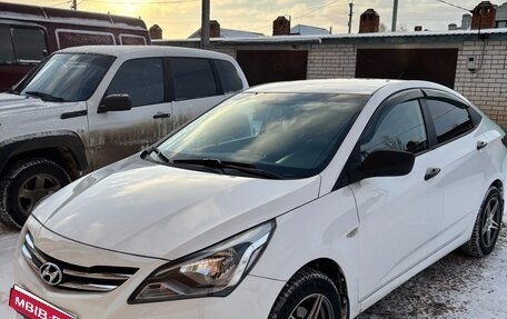 Hyundai Solaris II рестайлинг, 2015 год, 850 000 рублей, 2 фотография