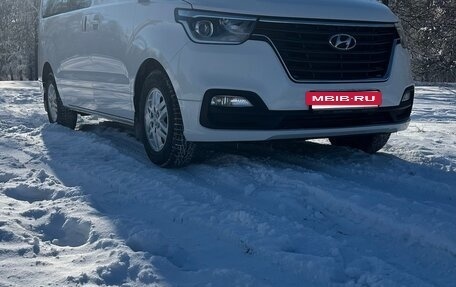 Hyundai H-1 II рестайлинг, 2019 год, 2 850 000 рублей, 4 фотография