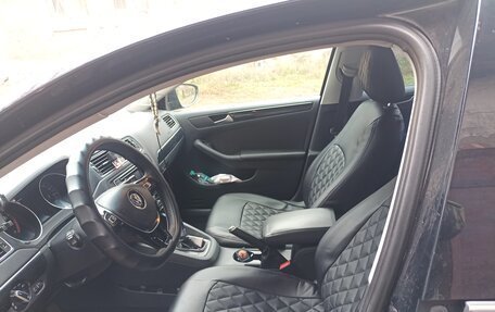 Volkswagen Jetta VI, 2016 год, 1 350 000 рублей, 2 фотография