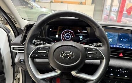 Hyundai Elantra, 2022 год, 1 830 000 рублей, 4 фотография