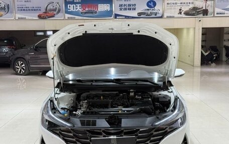 Hyundai Elantra, 2022 год, 1 830 000 рублей, 7 фотография