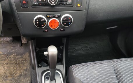 Nissan Tiida, 2010 год, 800 000 рублей, 11 фотография