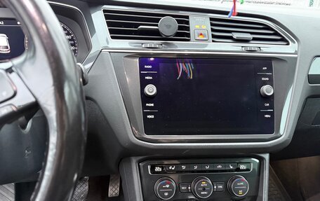 Volkswagen Tiguan II, 2017 год, 2 100 000 рублей, 3 фотография