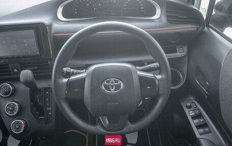 Toyota Sienta II, 2019 год, 1 397 000 рублей, 17 фотография