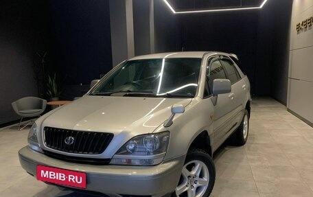 Toyota Harrier, 2000 год, 880 000 рублей, 1 фотография