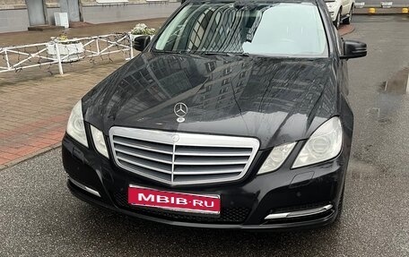 Mercedes-Benz E-Класс, 2013 год, 1 500 000 рублей, 1 фотография