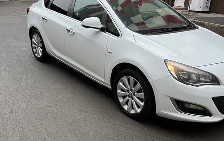 Opel Astra J, 2013 год, 1 200 000 рублей, 2 фотография