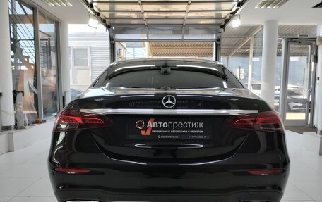 Mercedes-Benz E-Класс, 2020 год, 4 150 000 рублей, 5 фотография