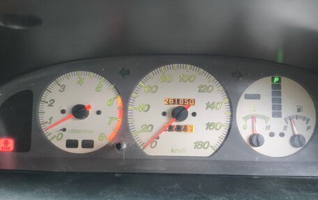 Mazda Bongo Friendee i рестайлинг, 2004 год, 890 000 рублей, 13 фотография