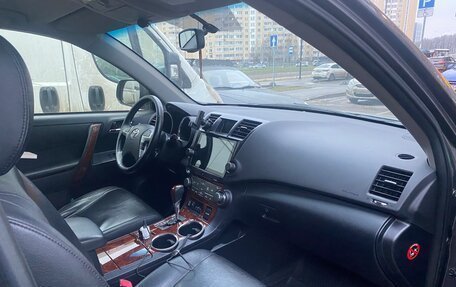 Toyota Highlander III, 2012 год, 2 000 000 рублей, 13 фотография