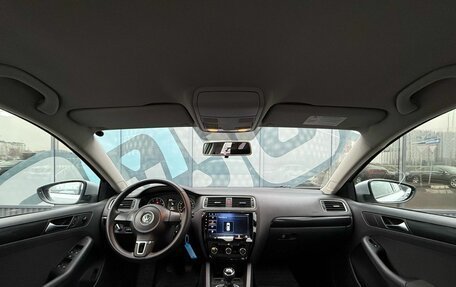 Volkswagen Jetta VI, 2011 год, 1 035 000 рублей, 2 фотография