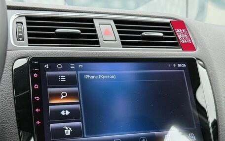 Volkswagen Jetta VI, 2011 год, 1 035 000 рублей, 11 фотография