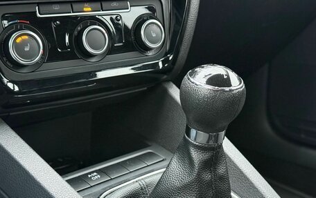 Volkswagen Jetta VI, 2011 год, 1 035 000 рублей, 18 фотография