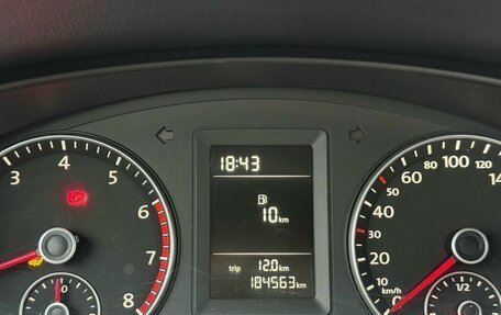 Volkswagen Jetta VI, 2011 год, 1 035 000 рублей, 22 фотография