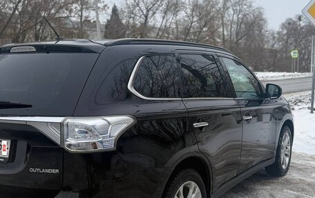 Mitsubishi Outlander III рестайлинг 3, 2013 год, 1 976 000 рублей, 3 фотография