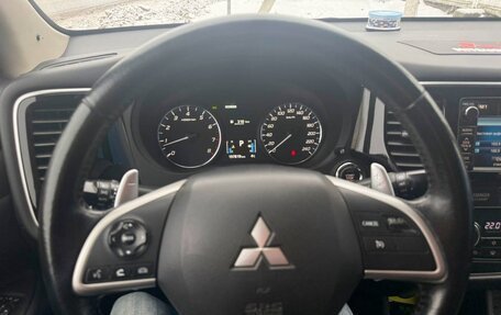 Mitsubishi Outlander III рестайлинг 3, 2013 год, 1 976 000 рублей, 8 фотография