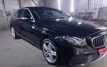 Mercedes-Benz E-Класс, 2019 год, 1 900 000 рублей, 5 фотография