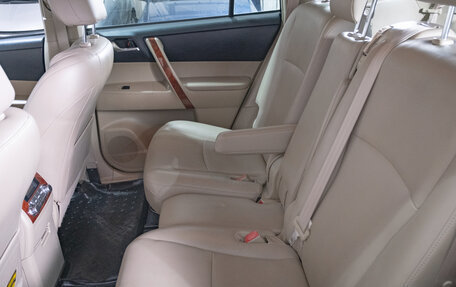 Toyota Highlander III, 2011 год, 2 349 000 рублей, 23 фотография