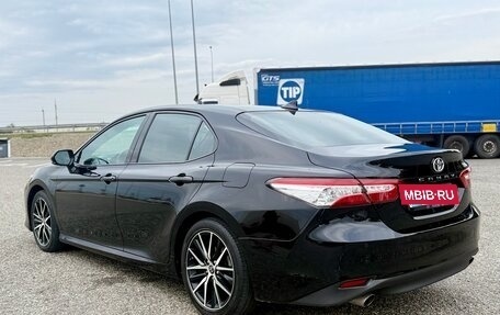 Toyota Camry, 2021 год, 3 650 000 рублей, 4 фотография