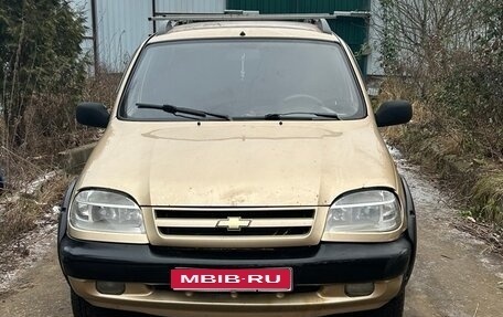 Chevrolet Niva I рестайлинг, 2004 год, 230 000 рублей, 1 фотография