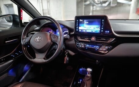 Toyota C-HR I рестайлинг, 2019 год, 2 500 000 рублей, 9 фотография