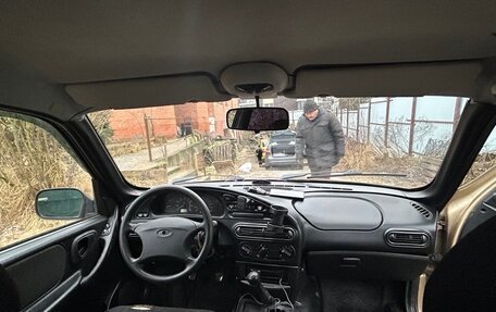 Chevrolet Niva I рестайлинг, 2004 год, 230 000 рублей, 3 фотография