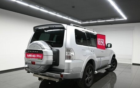 Mitsubishi Pajero IV, 2011 год, 1 895 000 рублей, 2 фотография