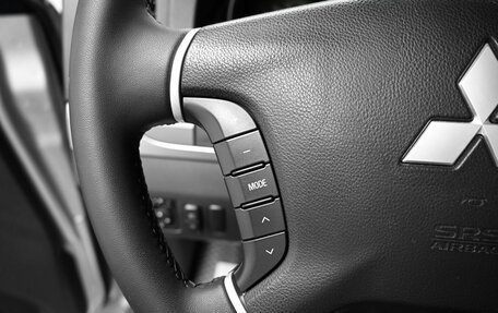 Mitsubishi Pajero IV, 2011 год, 1 895 000 рублей, 20 фотография